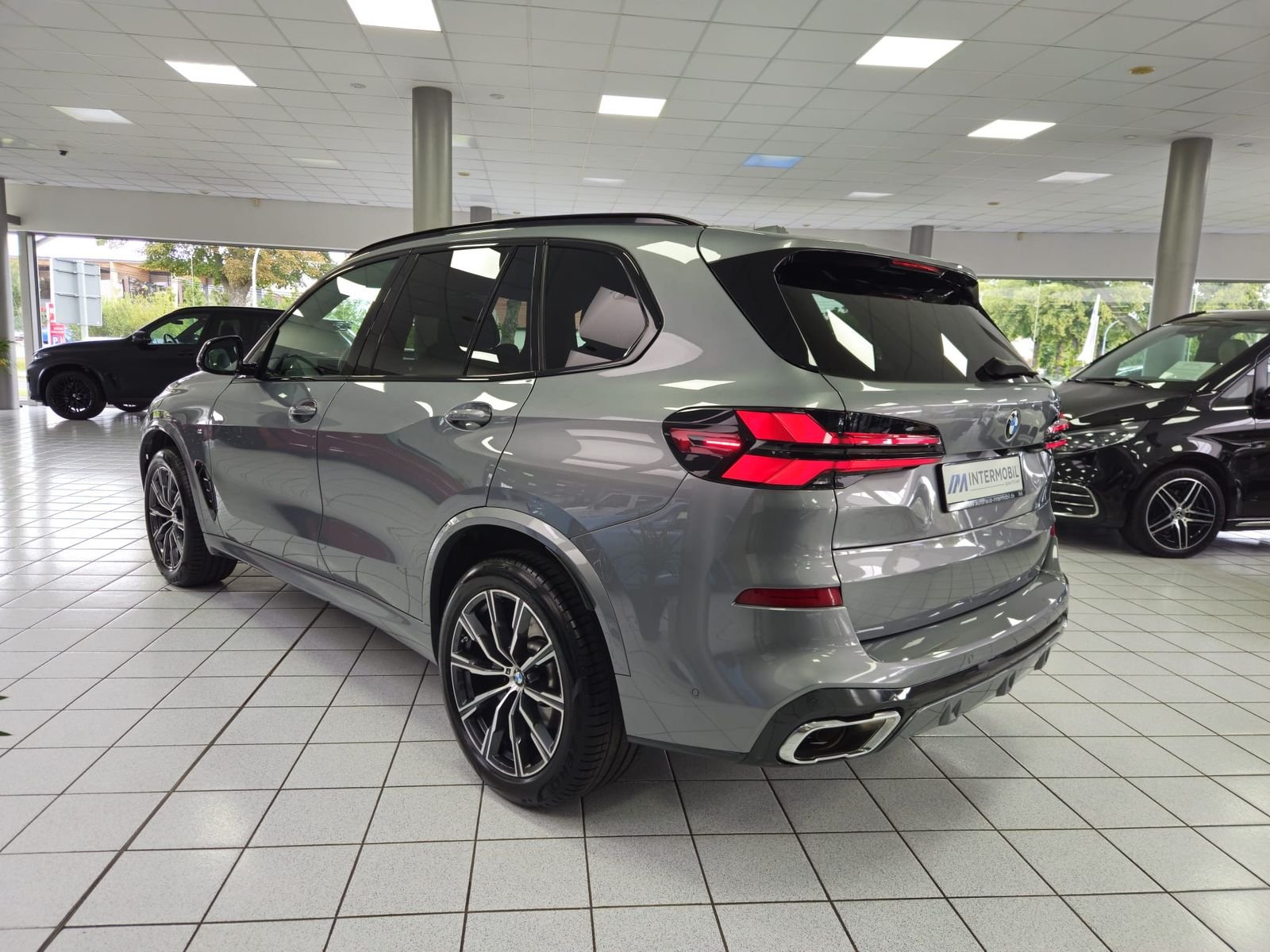 BMW X5 xD40i M Sport*PANO*SOFT*STHZG*7-SITZ*AHK*360° – Bild 6