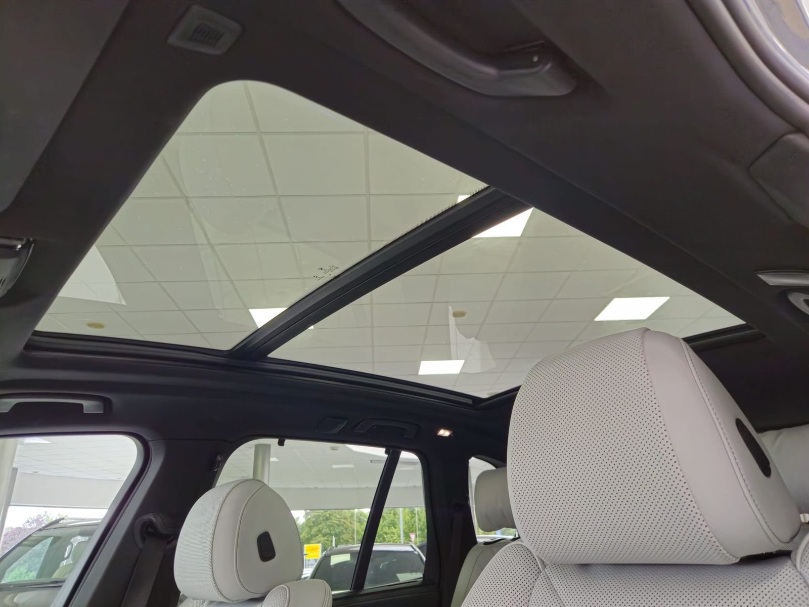 BMW X5 xD40i M Sport*PANO*SOFT*STHZG*7-SITZ*AHK*360° – Bild 7