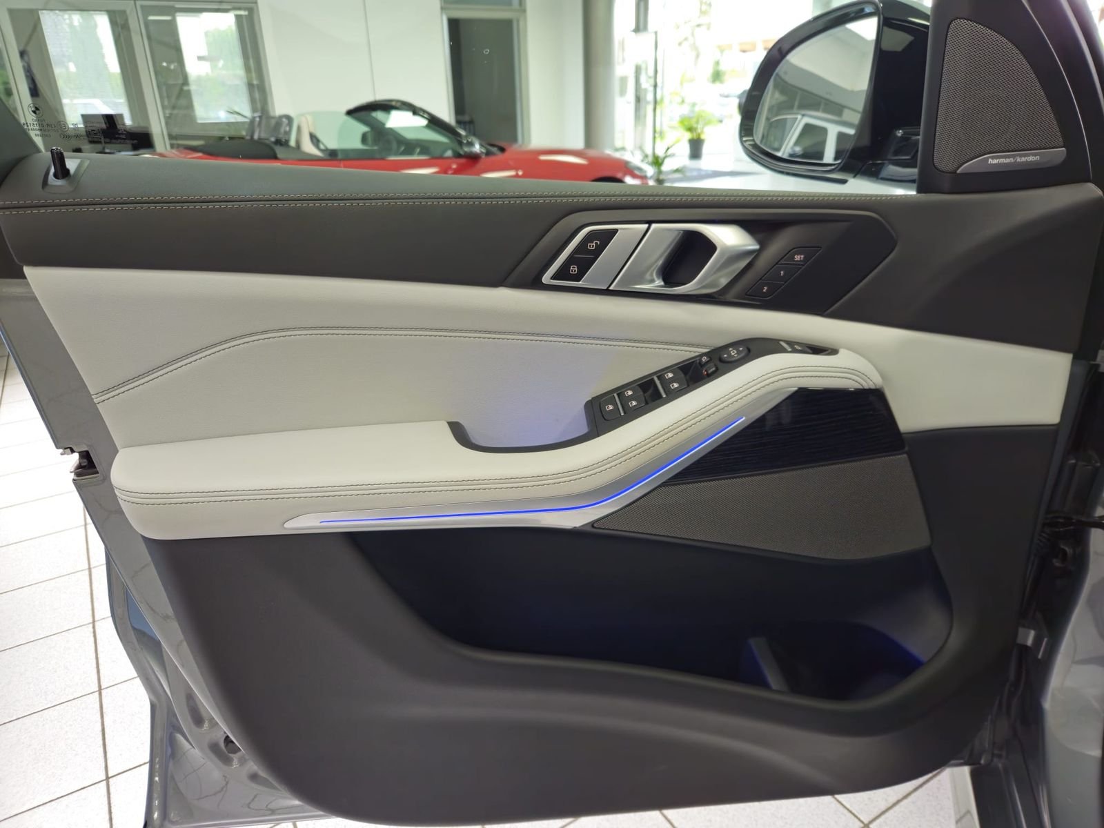 BMW X5 xD40i M Sport*PANO*SOFT*STHZG*7-SITZ*AHK*360° – Bild 8