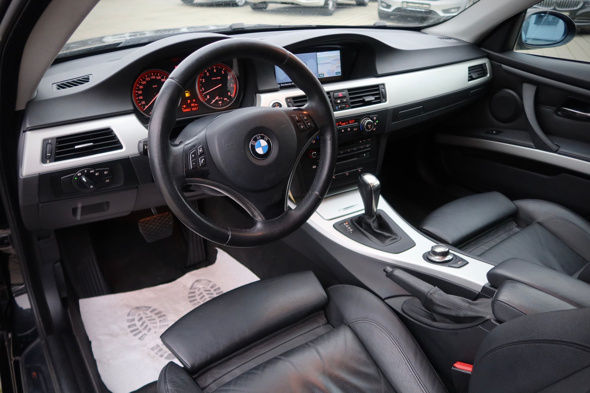BMW 330i xDrive#SPORT#TEMP#XENON#PROFES#8xALU# – Bild 11