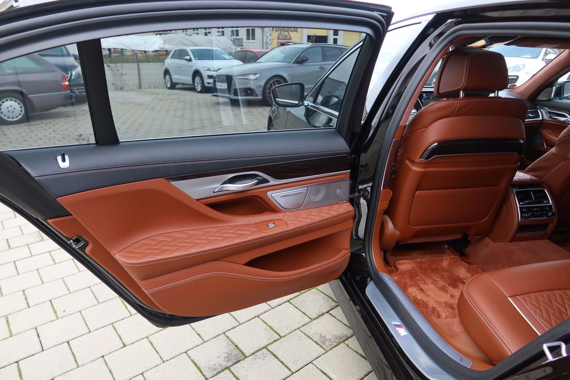 BMW 750 L ixDrive#M-Sport#B&W#AHK#DrivingAssistantPROF#STDHZ# M-Sport#B&W#AHK#DrivingAssistantPROF#STDHZ# – Bild 20