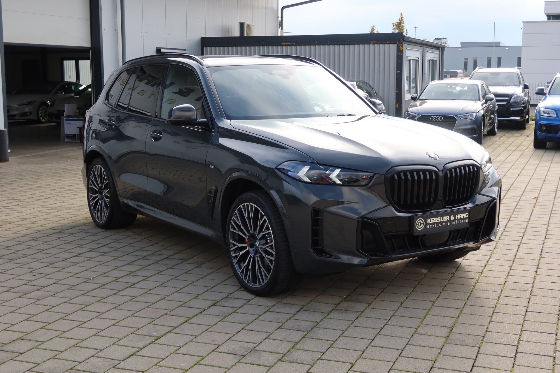 BMW X5 40d xDrive M-Sport#FULL#B&W#SKY#CARBON#ADAPTIV# – Bild 5