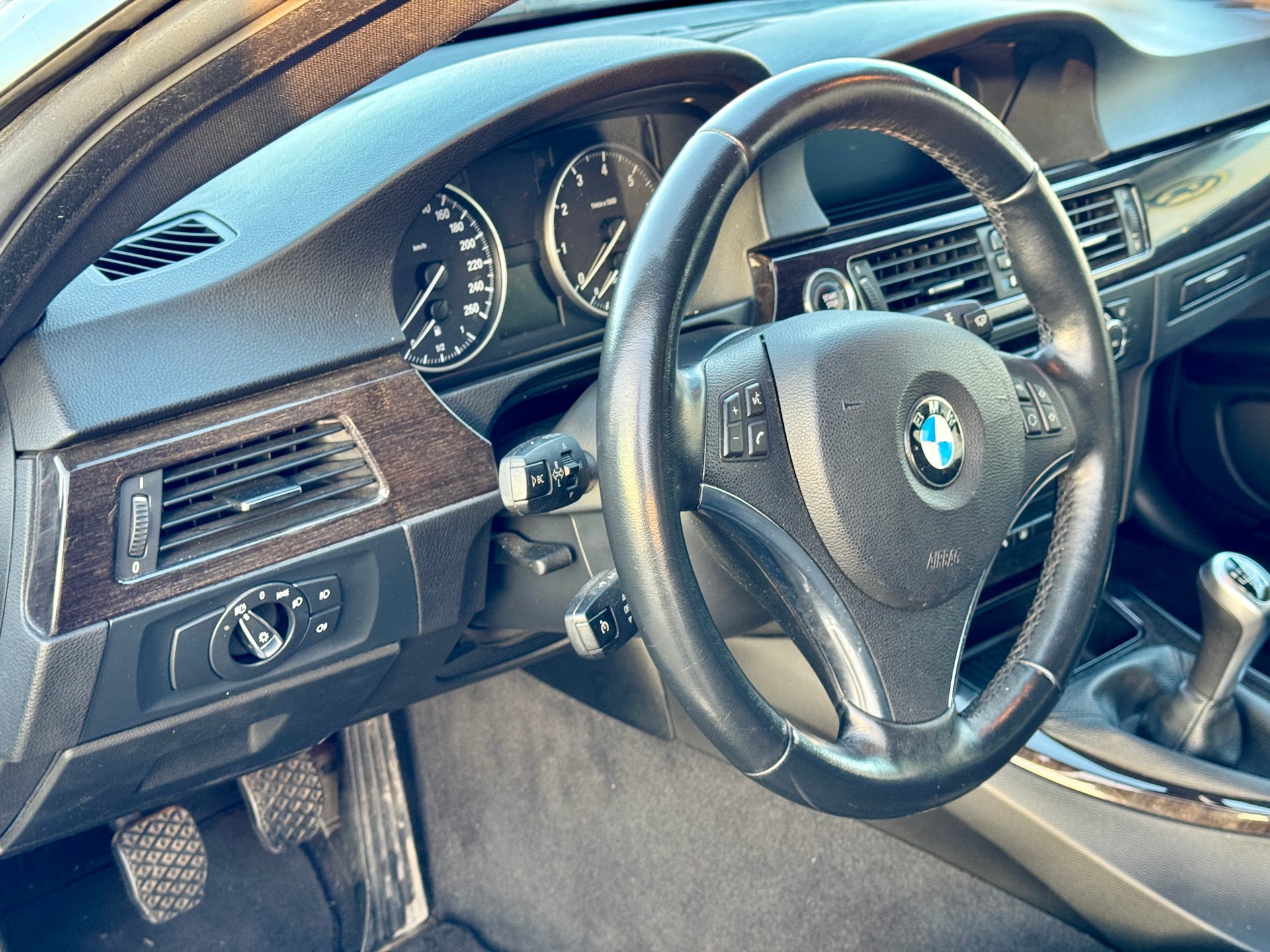 BMW 320i Harman-Kardon/Xenon/Navi/ – Bild 19