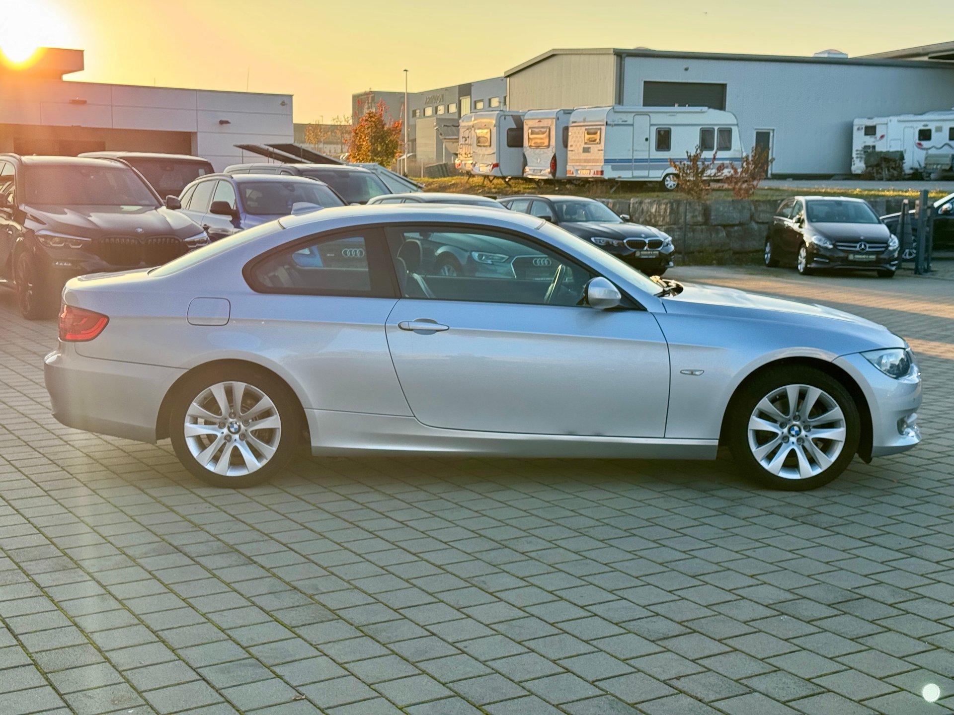BMW 320i Harman-Kardon/Xenon/Navi/ – Bild 5