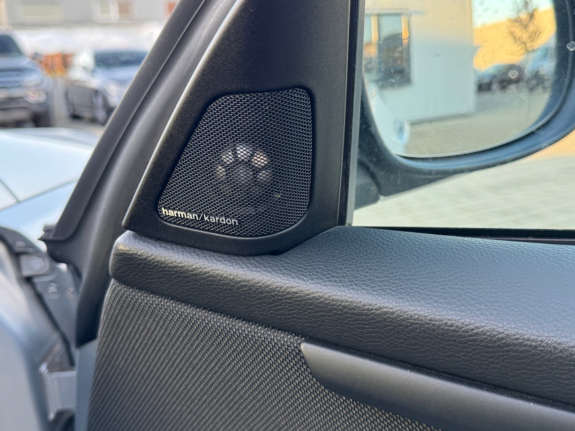 BMW 320i Harman-Kardon/Xenon/Navi/ – Bild 29