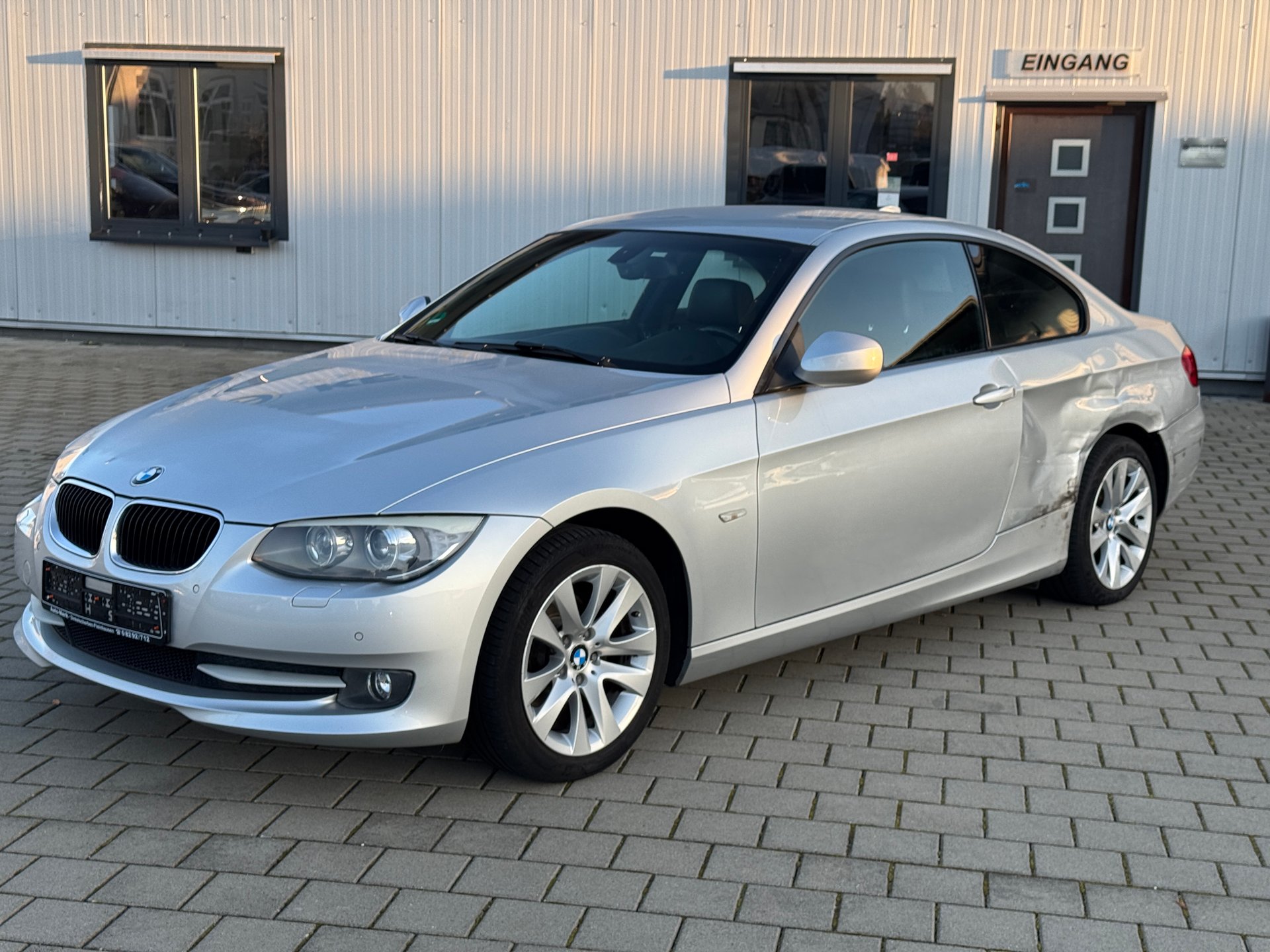 BMW 320i Harman-Kardon/Xenon/Navi/ – Bild 2