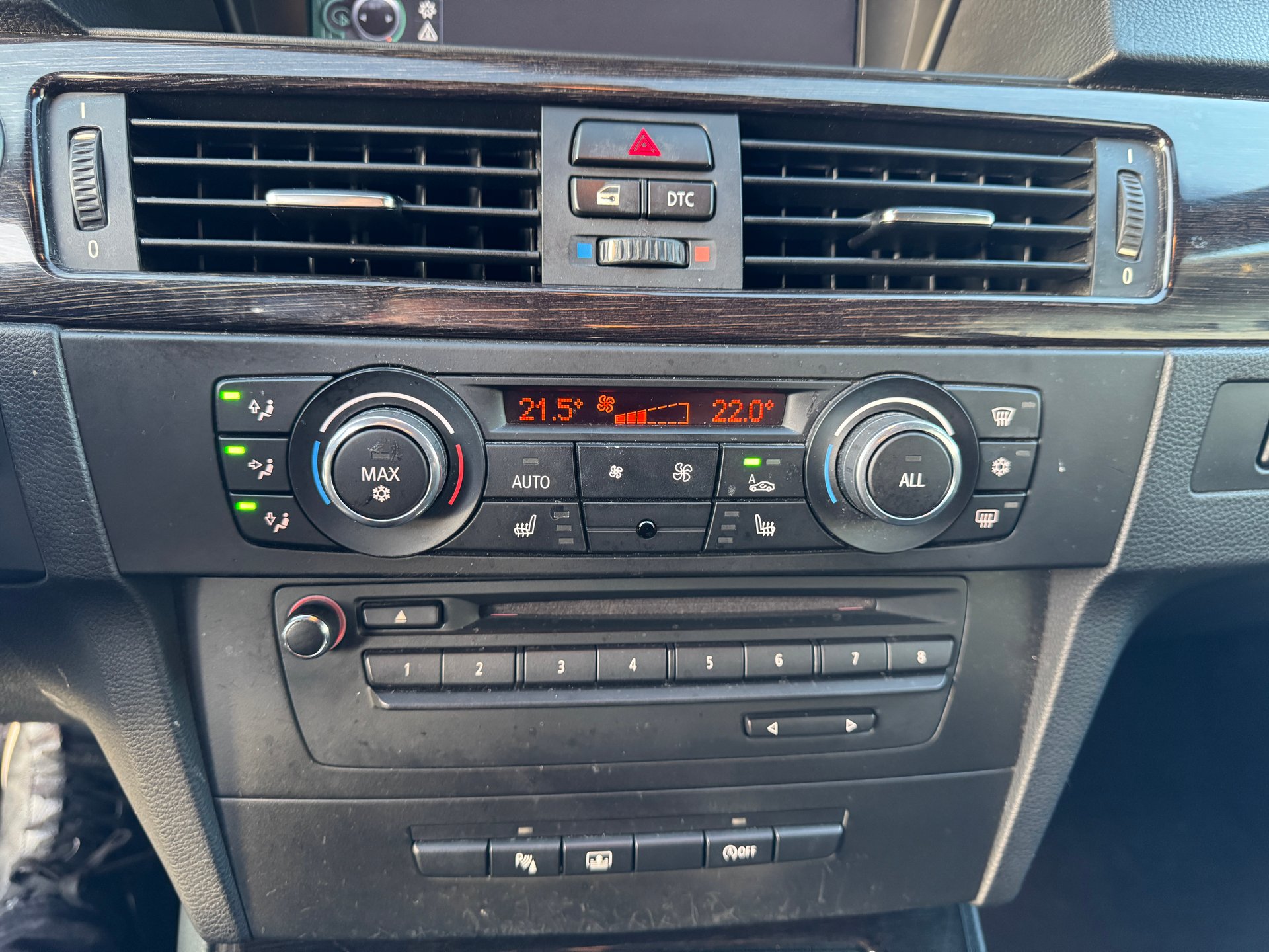 BMW 320i Harman-Kardon/Xenon/Navi/ – Bild 22