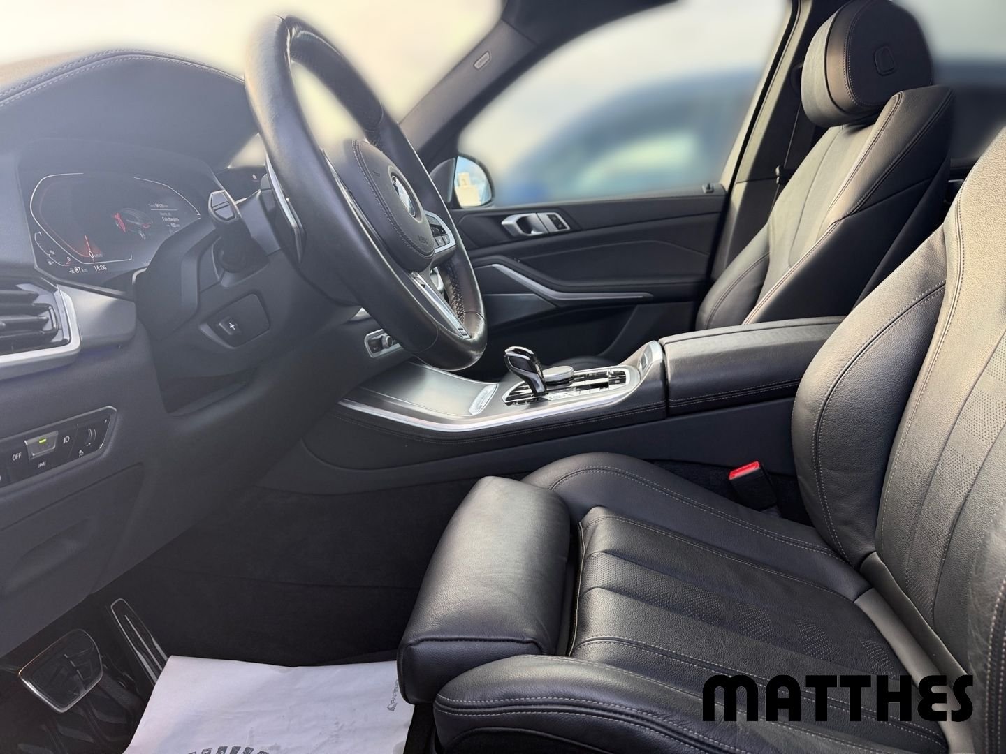 BMW X5 40 i M Sport xDrive Anhängerkupplung Panorama – Bild 7