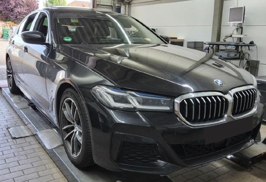 BMW 520i M Sport*FACELIFT*Laser,SHD,ACC,HUD,AHK,RFK – Bild 3