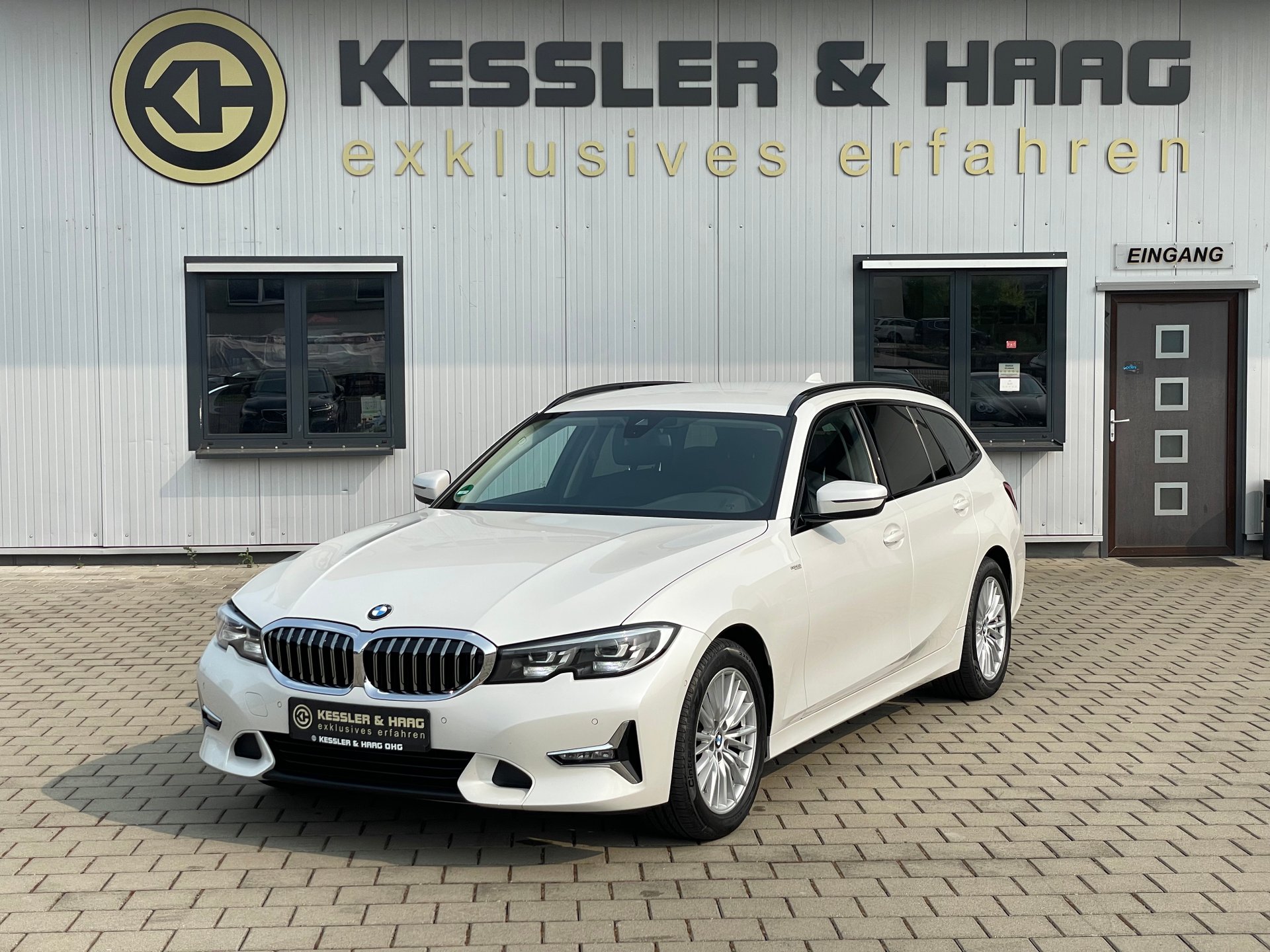 BMW 320 d xDrive Luxury Line HarmanKardon/Kamera/TOP