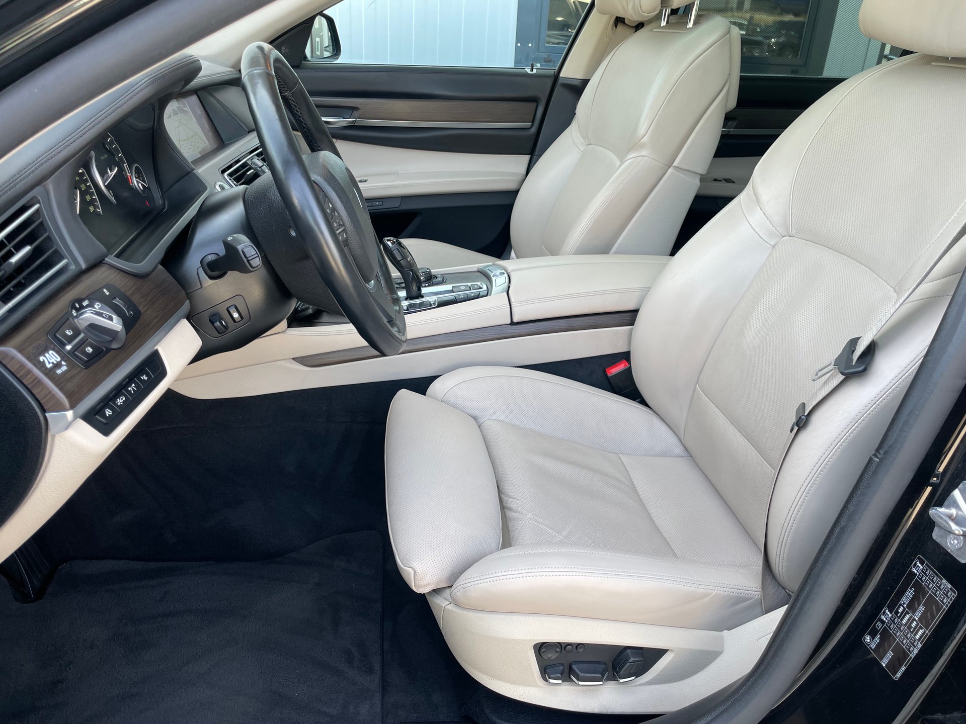 BMW 750Li xDrive StandH/TV im Fond/4xSitzklima/Voll – Bild 11