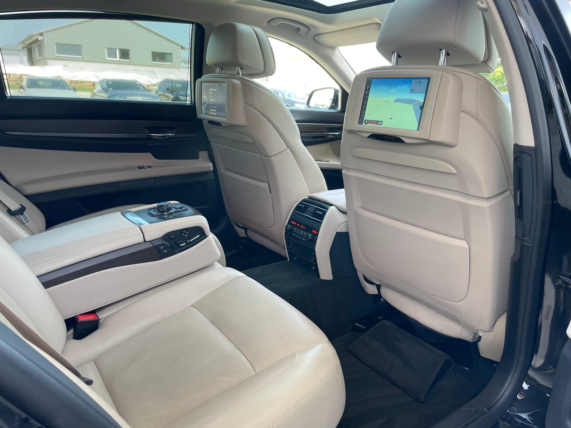 BMW 750Li xDrive StandH/TV im Fond/4xSitzklima/Voll – Bild 21