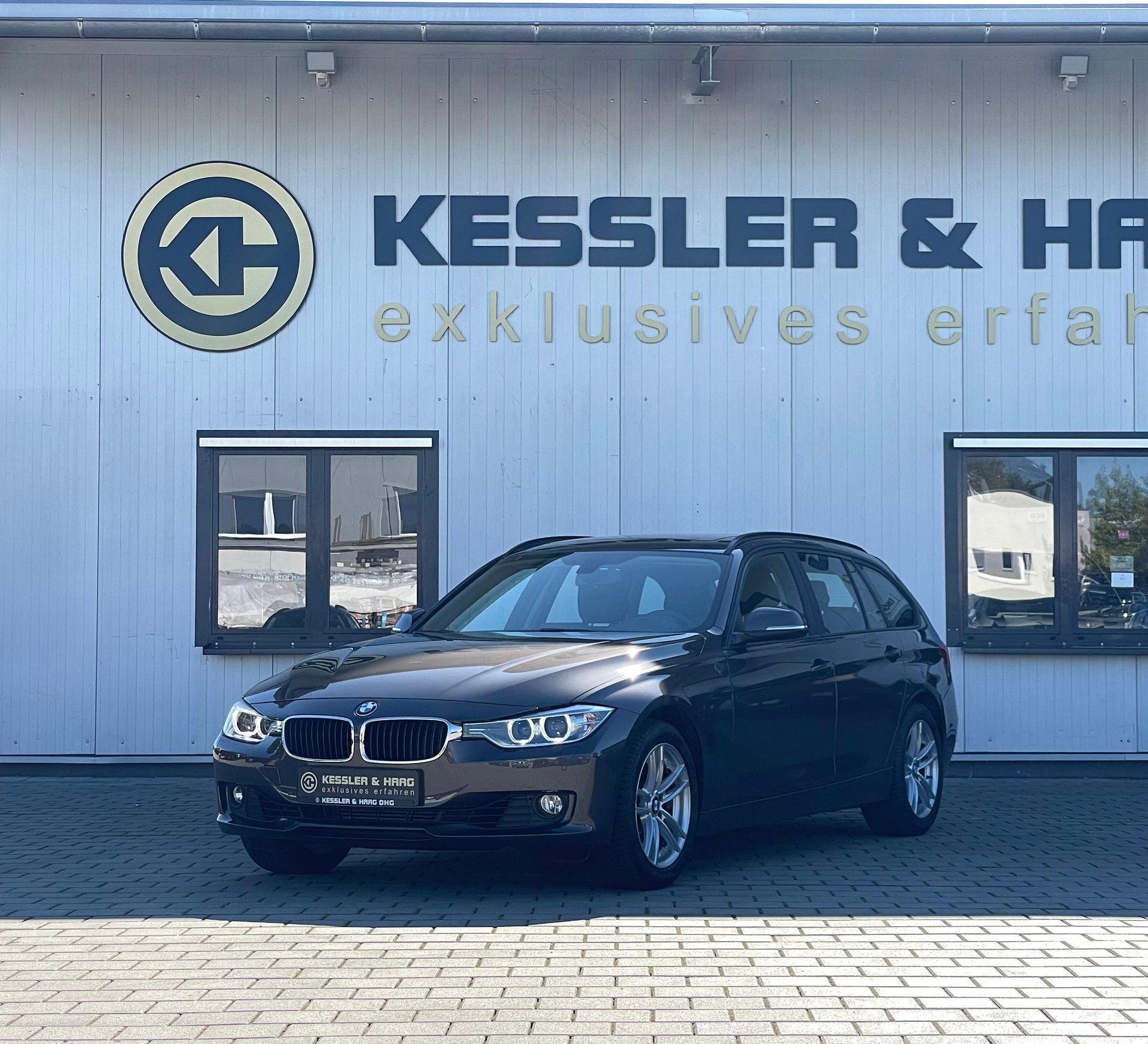 BMW 320i Klima Navi Leder Pano