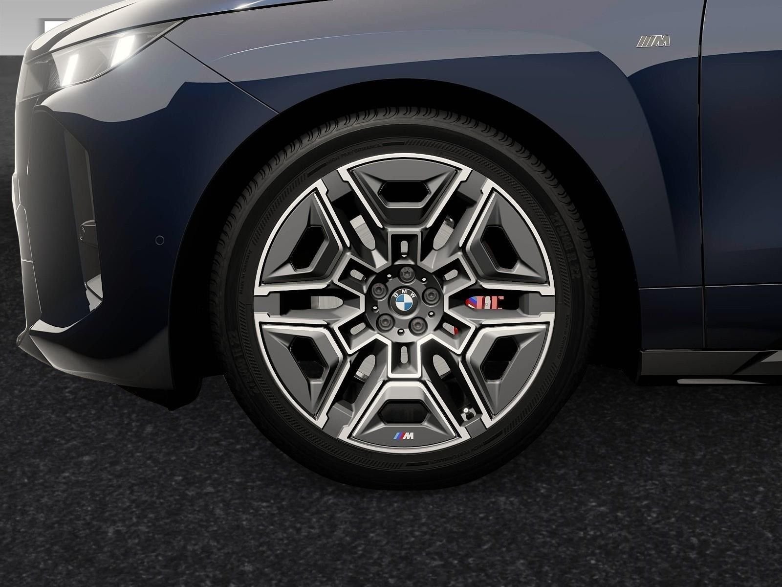 BMW iX M70 xDrive B&W Surround DAB Aktivlenkung LED – Bild 5