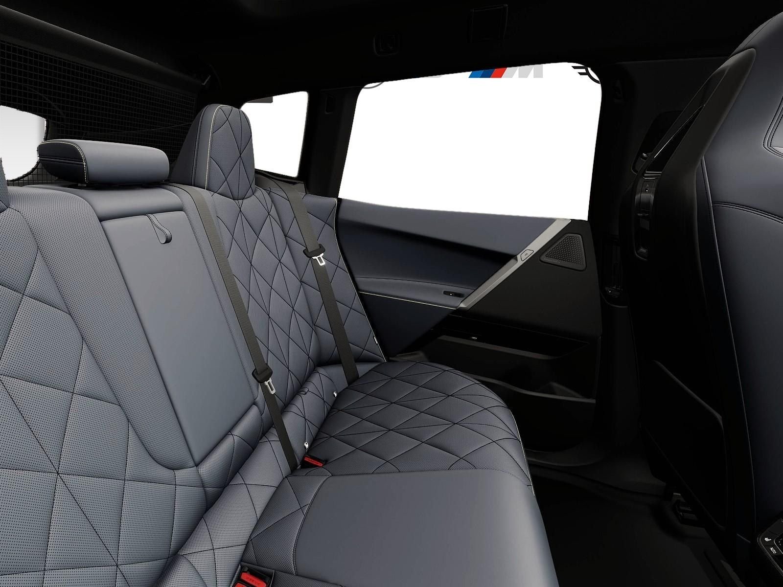 BMW iX M70 xDrive B&W Surround DAB Aktivlenkung LED – Bild 10