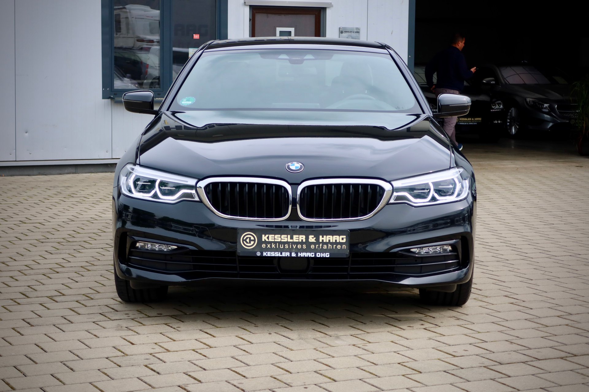 BMW 530 i xDrive SportLine#AHK#LIVE#HUP#DA+#1HD – Bild 3