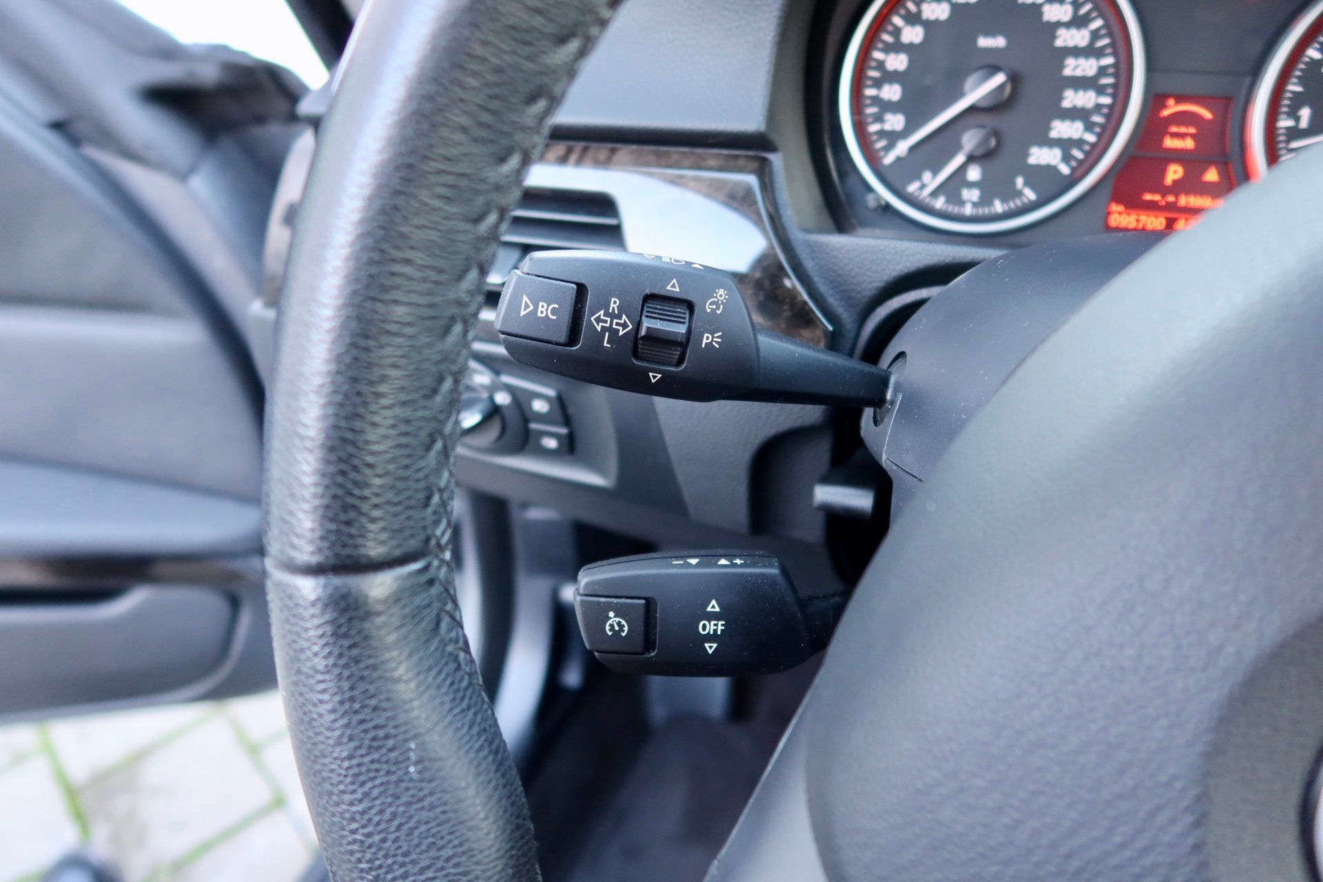 BMW 325i xDrive#XENON#TEMP#MEMORY#8xALU – Bild 15