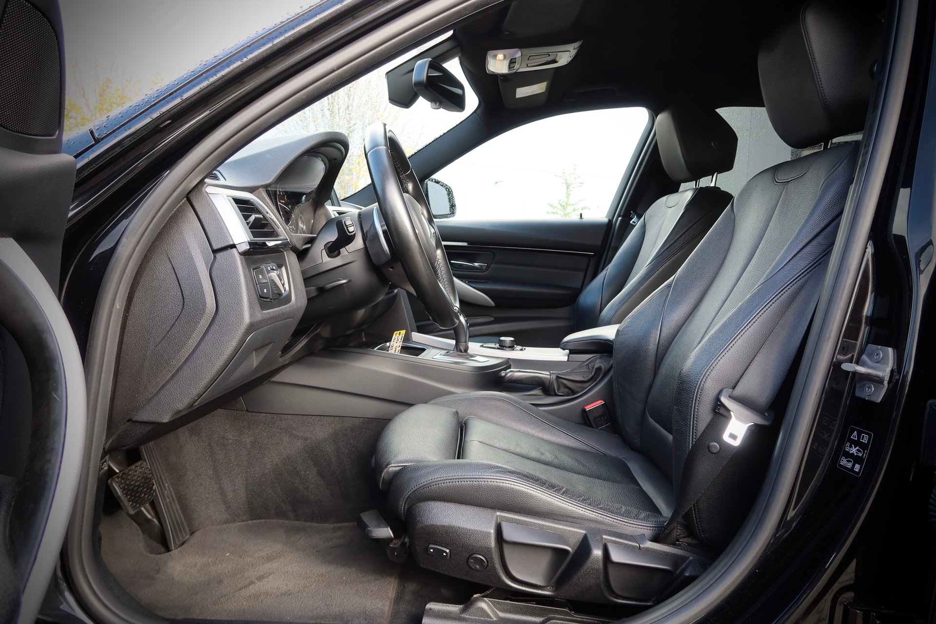 BMW 330i xDrive M-Sport#LED#1HAND# SERVICE# – Bild 9