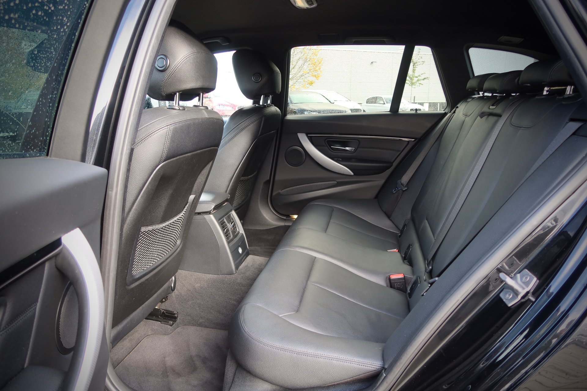 BMW 330i xDrive M-Sport#LED#1HAND# SERVICE# – Bild 21