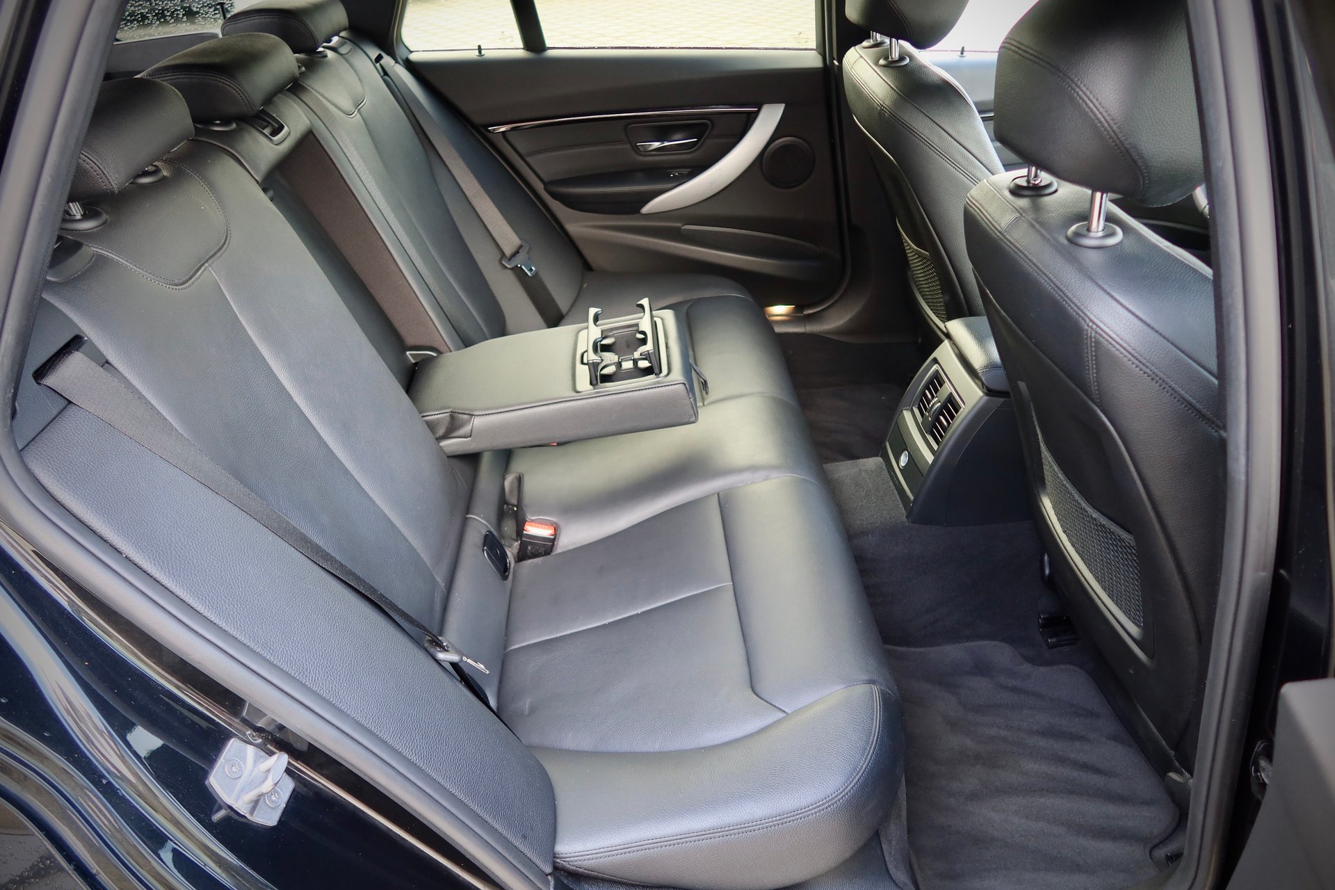 BMW 330i xDrive M-Sport#LED#1HAND# SERVICE# – Bild 23