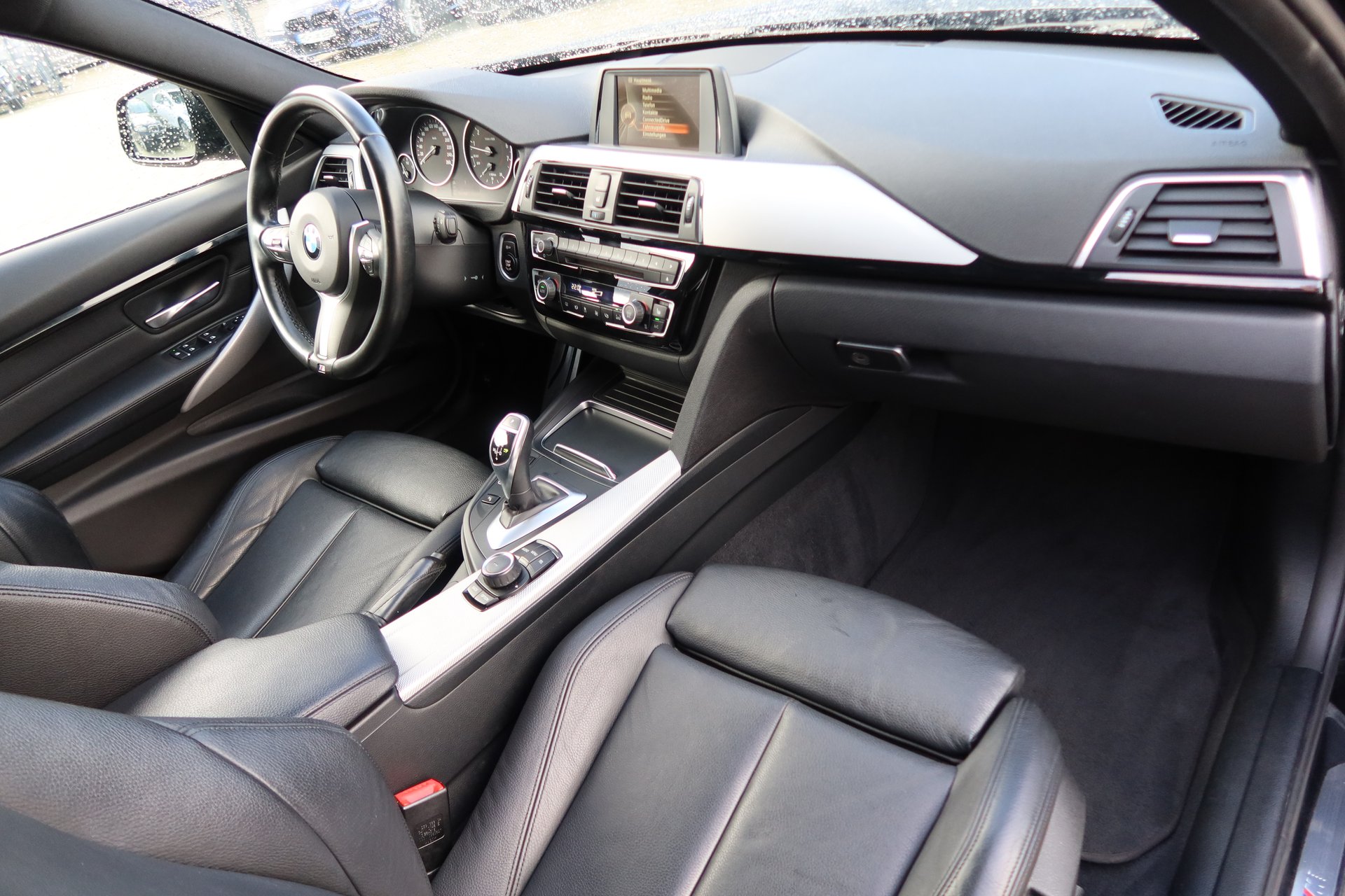 BMW 330i xDrive M-Sport#LED#1HAND# SERVICE# – Bild 10