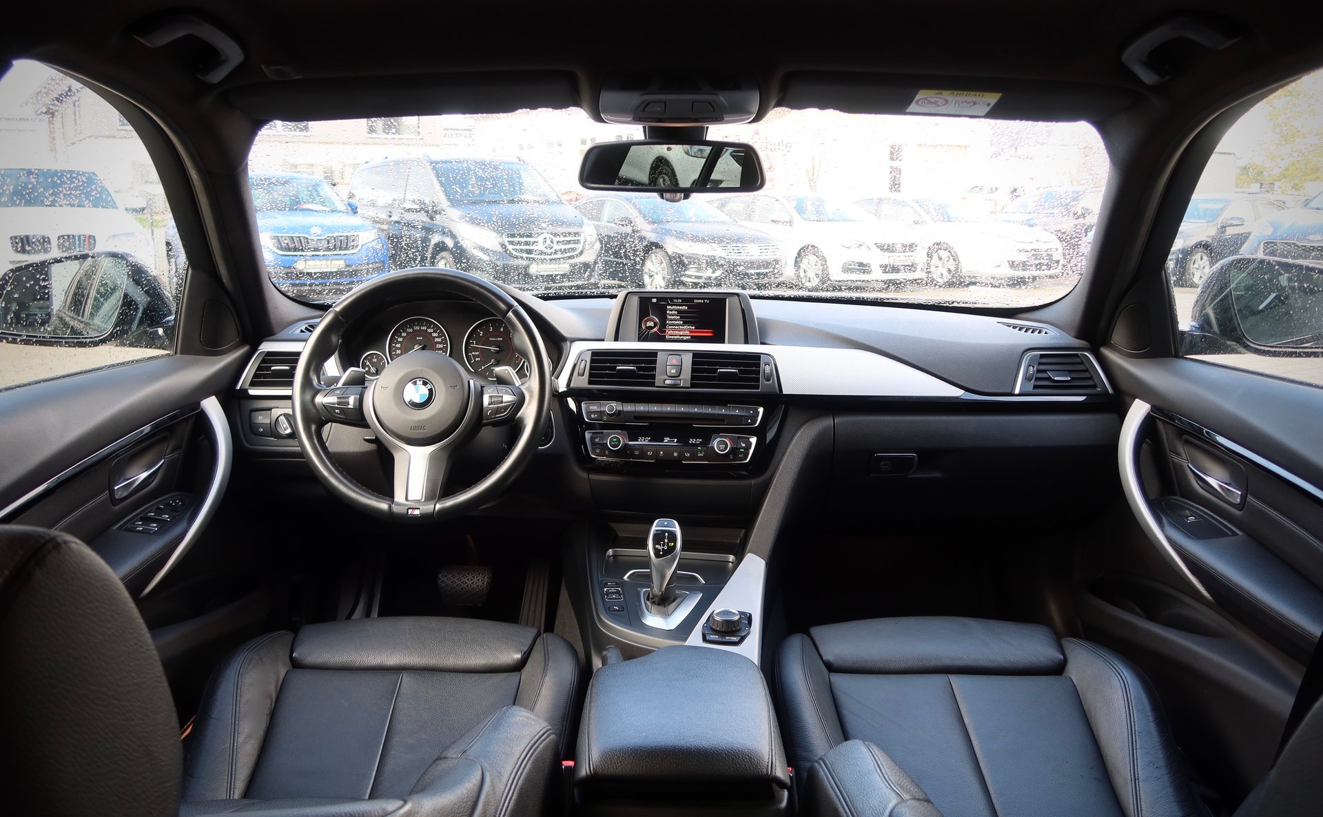 BMW 330i xDrive M-Sport#LED#1HAND# SERVICE# – Bild 12