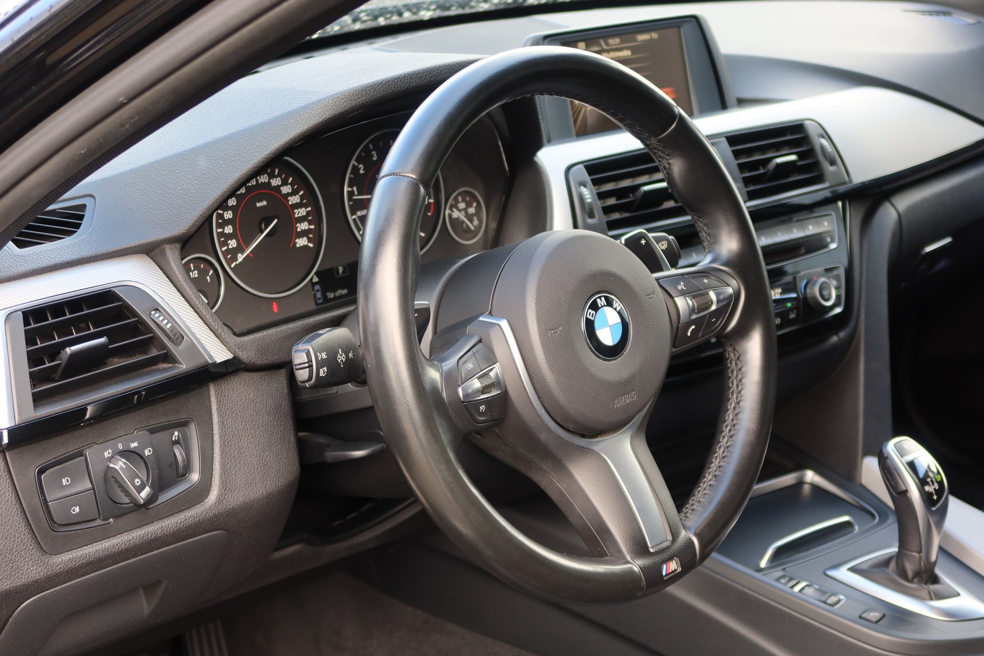 BMW 330i xDrive M-Sport#LED#1HAND# SERVICE# – Bild 14
