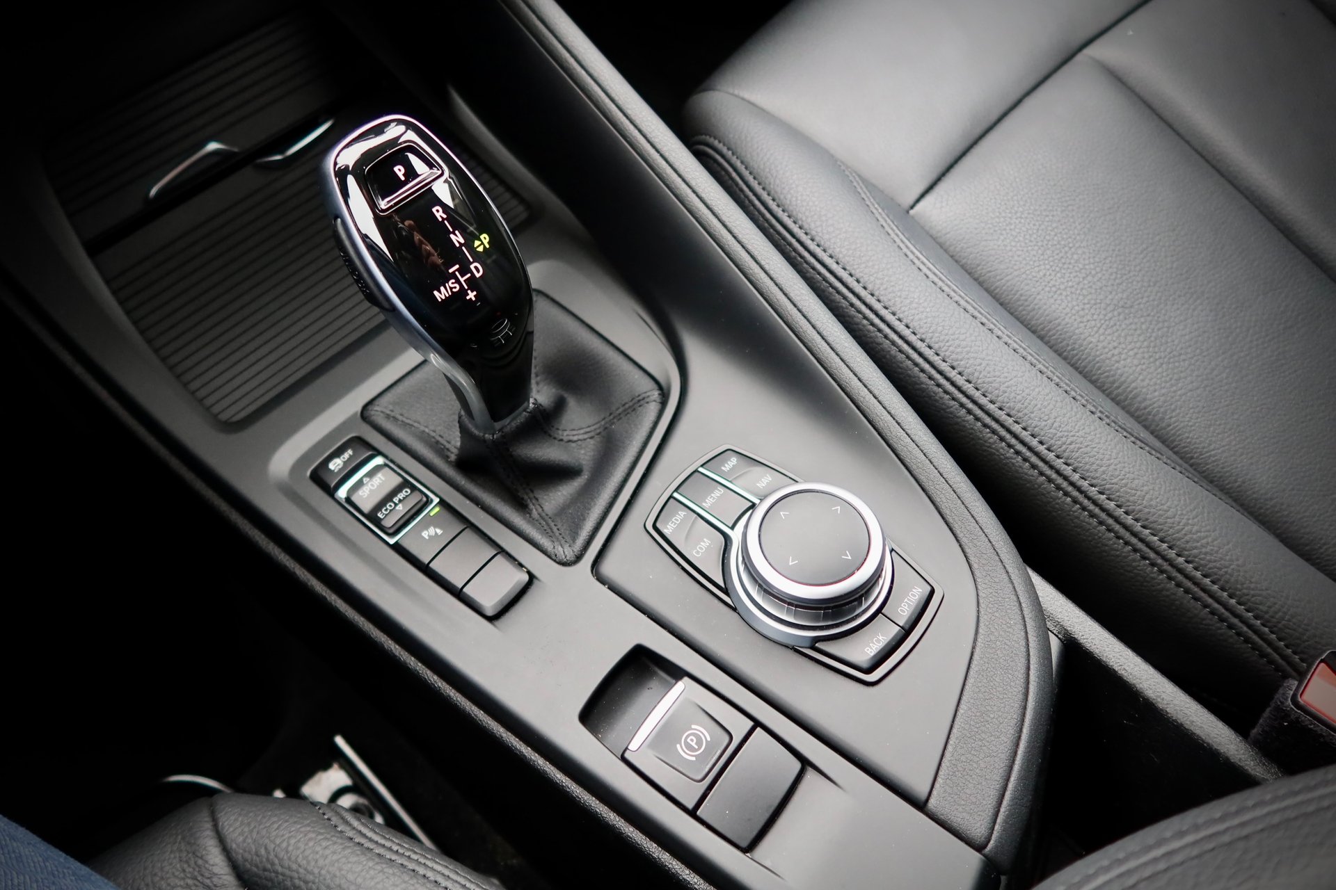 BMW X1 sDrive 18d Advantage#1HAND#8xALU# – Bild 12