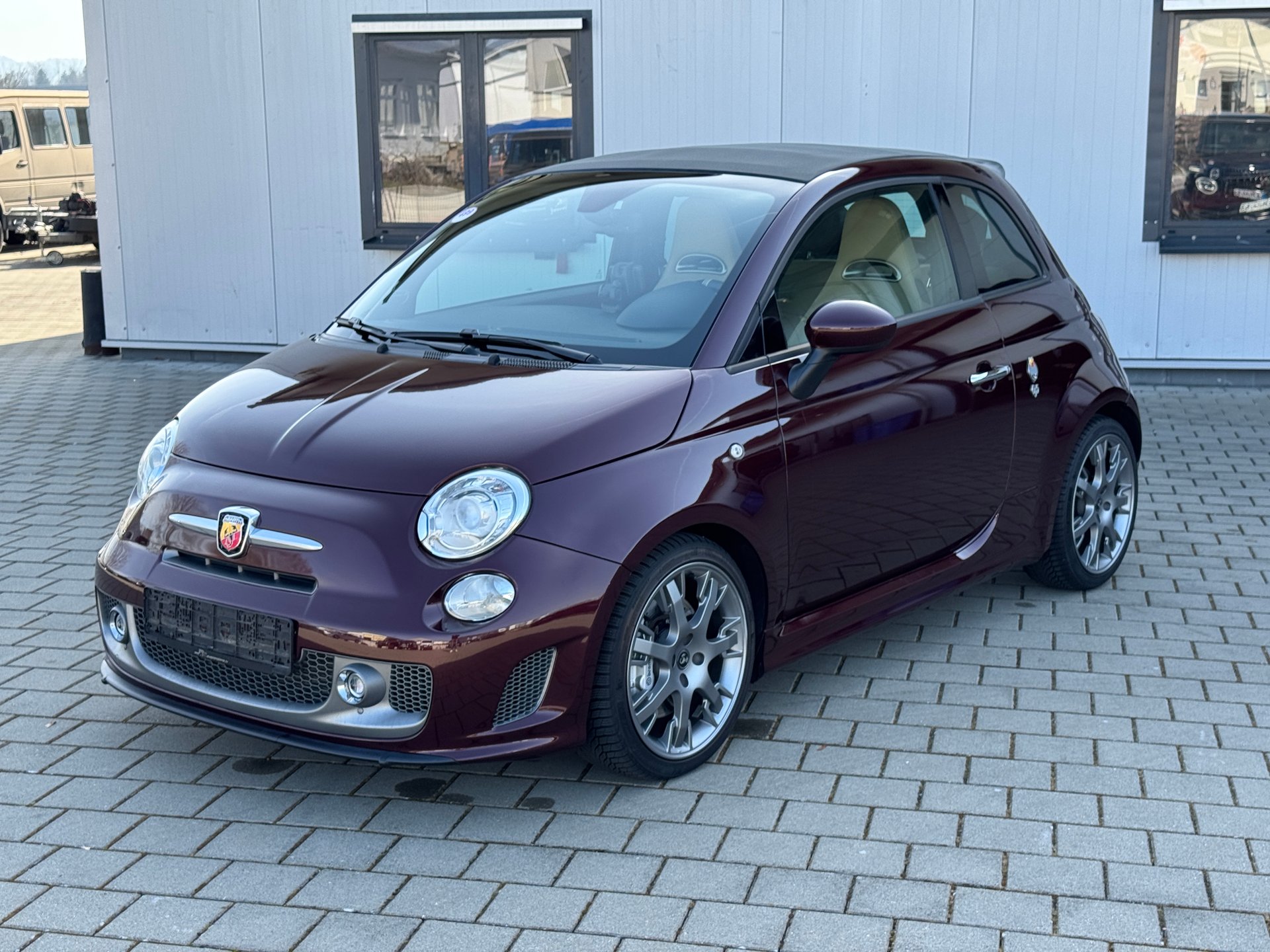 Abarth Cabrio 695 Edizione Maserati/NR.499 von 499 – Bild 2