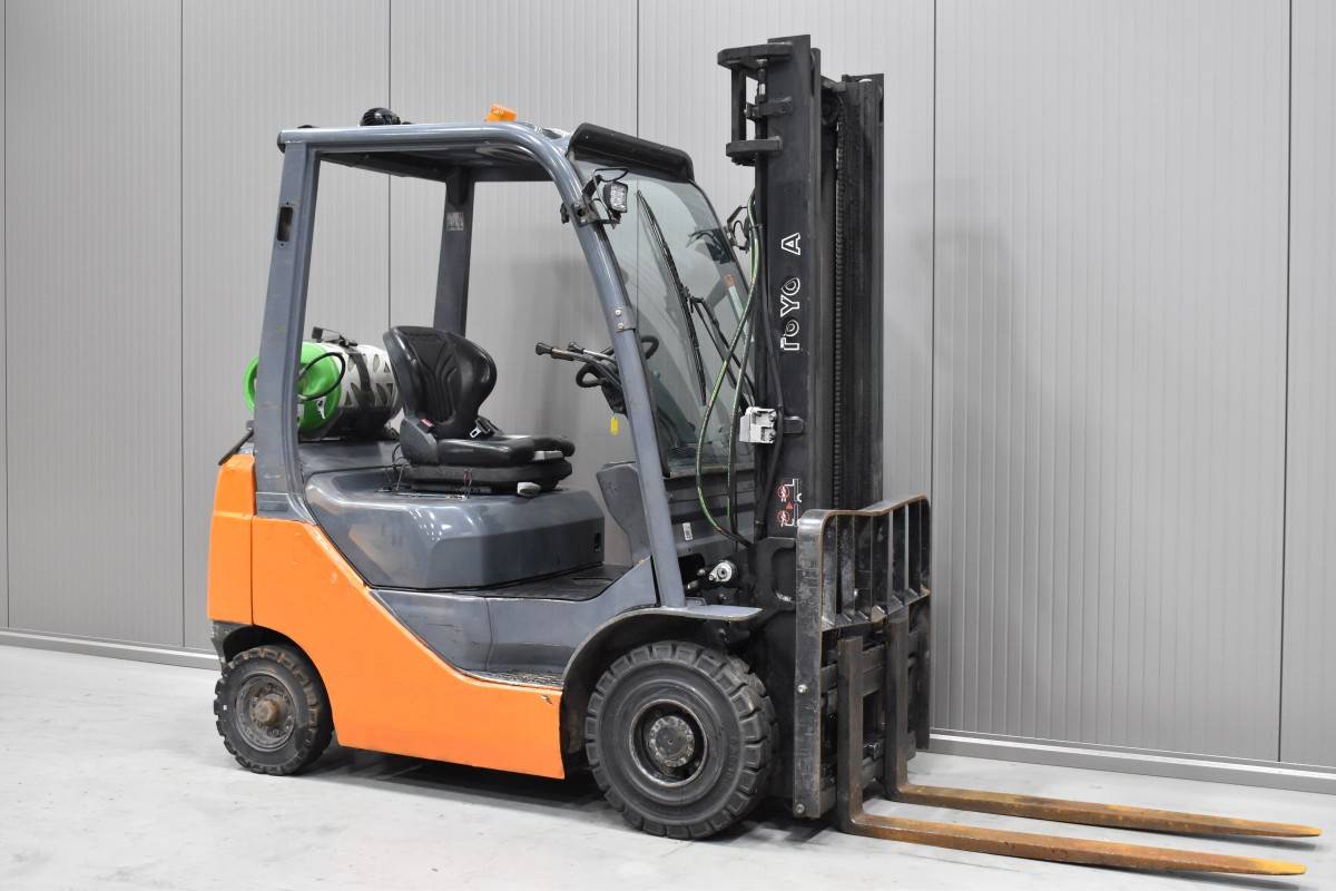 Gabelstapler Gebraucht kaufen – Toyota 02-8FGF15 mit Gas in Österreich