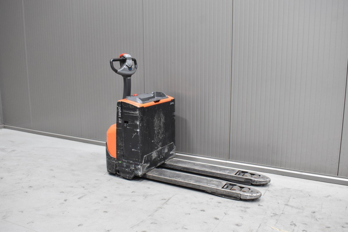 Gabelstapler Gebraucht kaufen – Toyota LWE 250 mit Elektro in Österreich