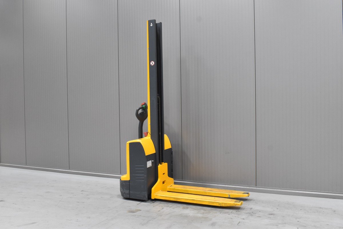 Gabelstapler Gebraucht kaufen – Jungheinrich EMC 110 mit Elektro in Österreich