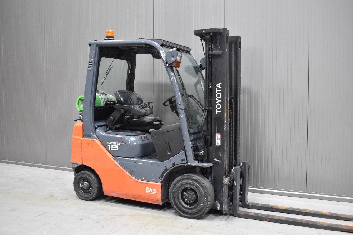 Gabelstapler Gebraucht kaufen – Toyota 06-8FG15F mit Gas in Österreich
