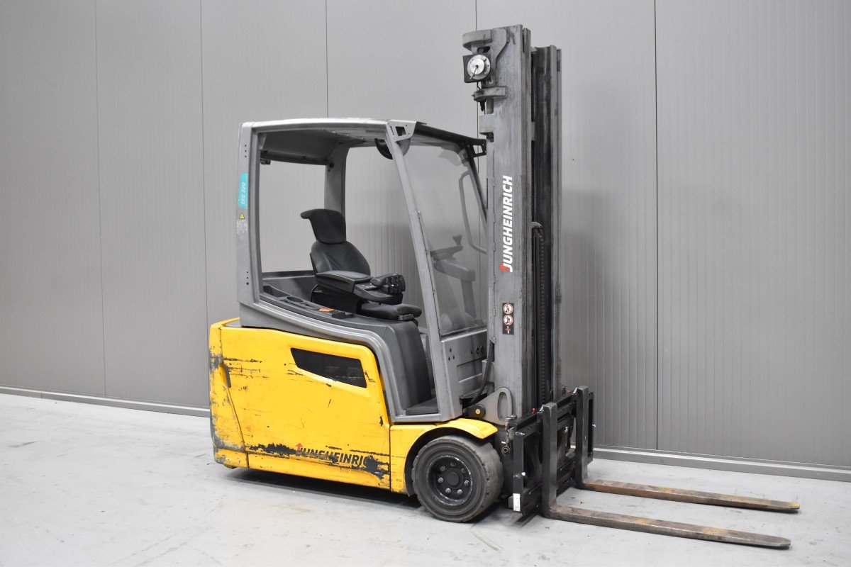 Gabelstapler Gebraucht kaufen – Jungheinrich EFG 220 mit Elektro in Österreich