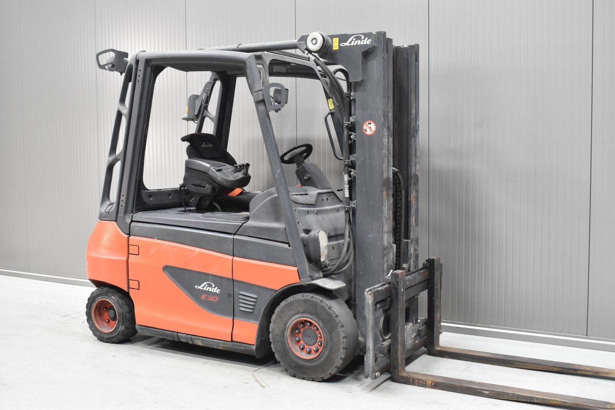 Gabelstapler Gebraucht kaufen – Linde E 30 mit Elektro in Österreich