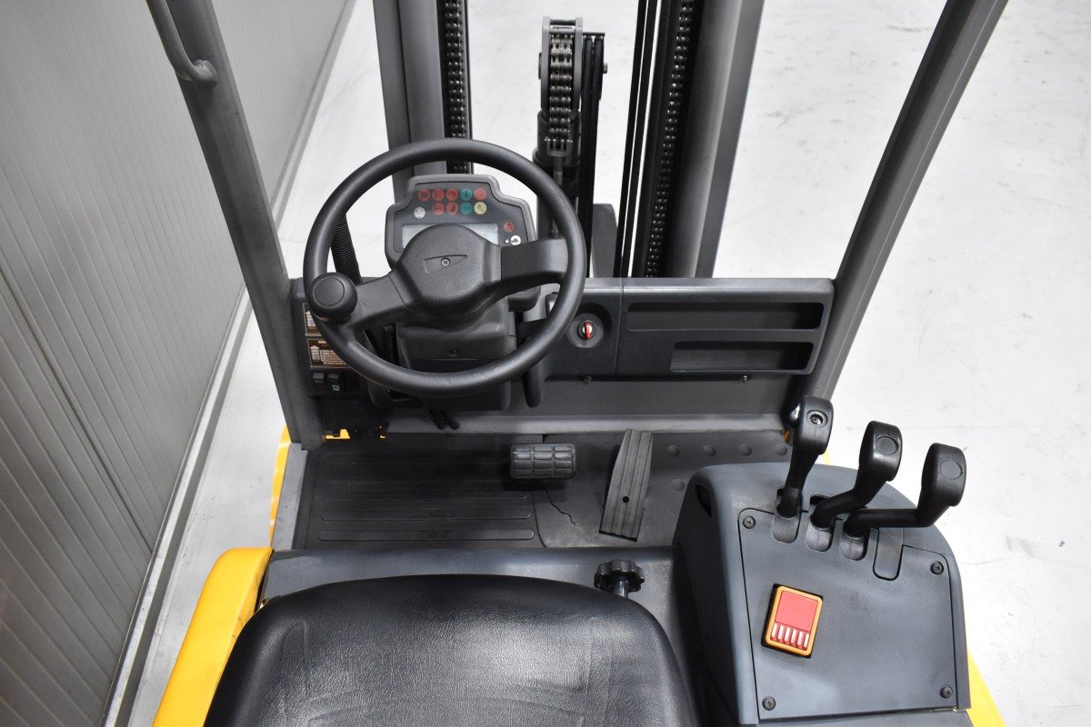 Jungheinrich EFG 320 N – Bild 6