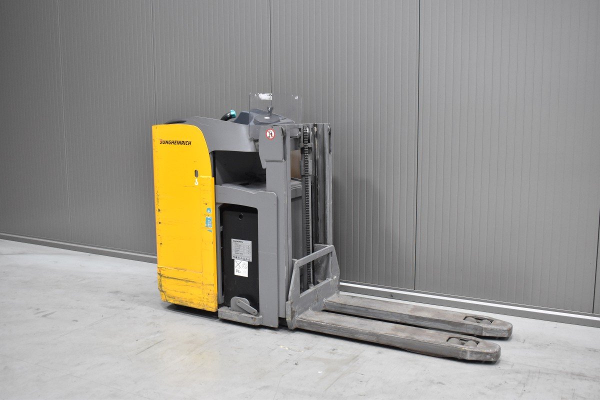 Gabelstapler Gebraucht kaufen – Jungheinrich ESD 120 mit Elektro in Österreich
