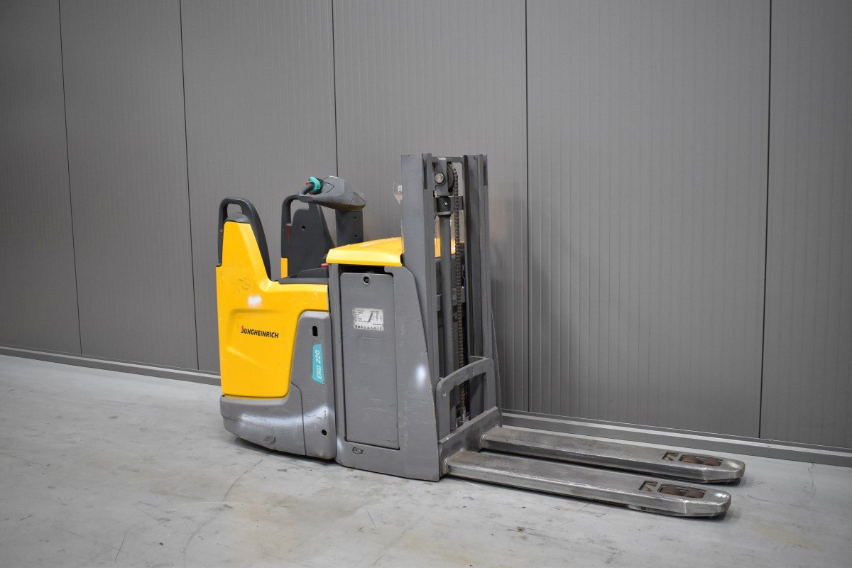 Gabelstapler Gebraucht kaufen – Jungheinrich ERD 220 mit Elektro in Österreich