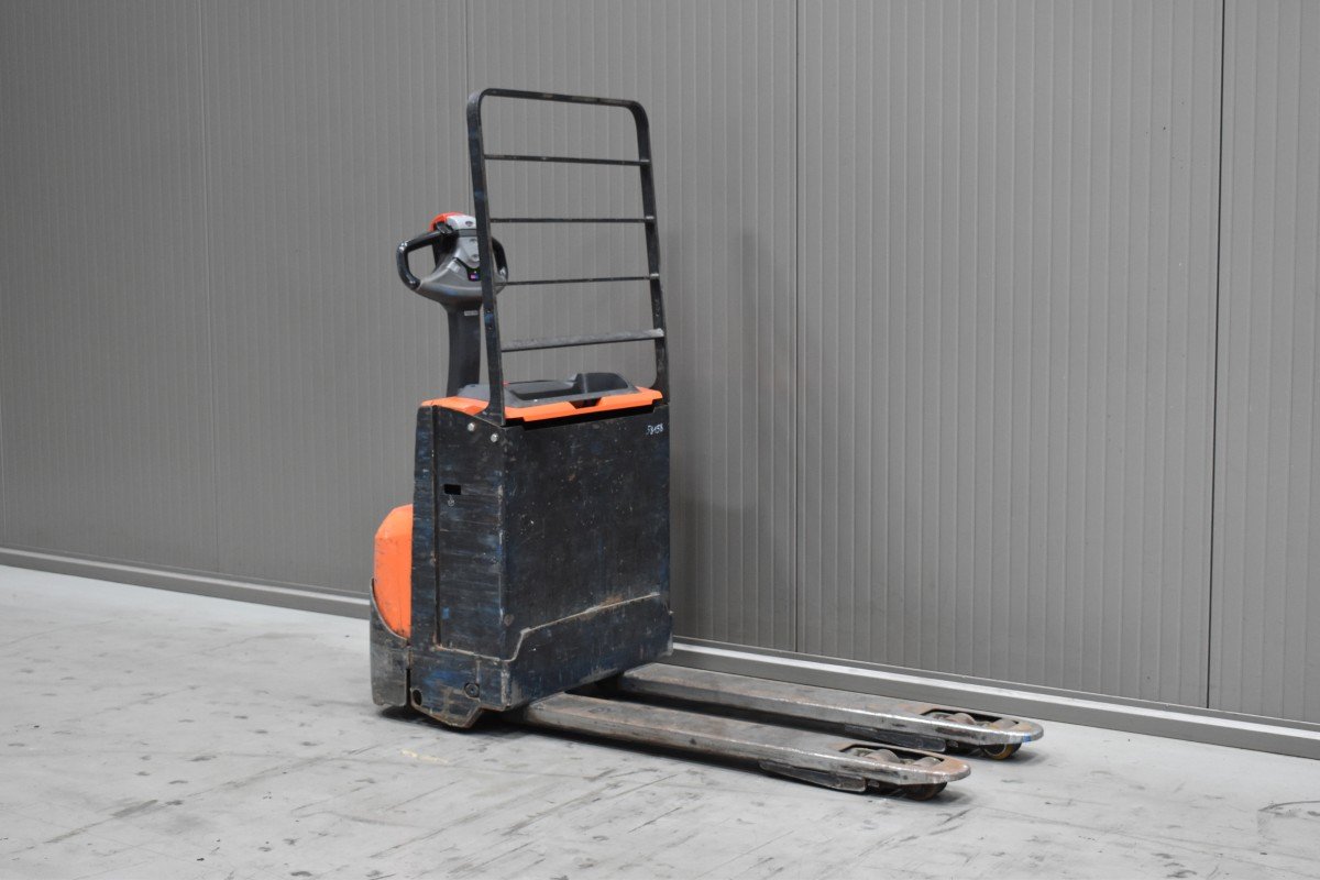 Gabelstapler Gebraucht kaufen – Toyota LWE 160 mit Elektro in Österreich
