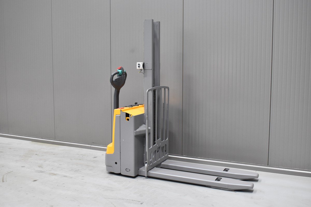 Gabelstapler Gebraucht kaufen – Jungheinrich EMD 118 mit Elektro in Österreich