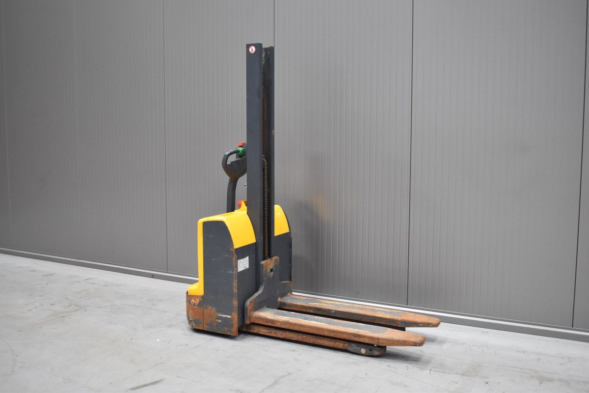 Gabelstapler Gebraucht kaufen – Jungheinrich EMC 110 mit Elektro in Österreich