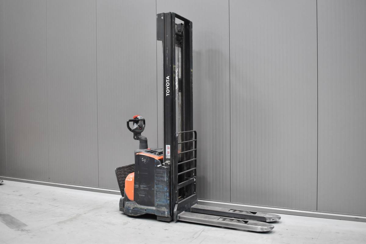 Toyota 8SM12 Gebrauchtstapler Kaufen