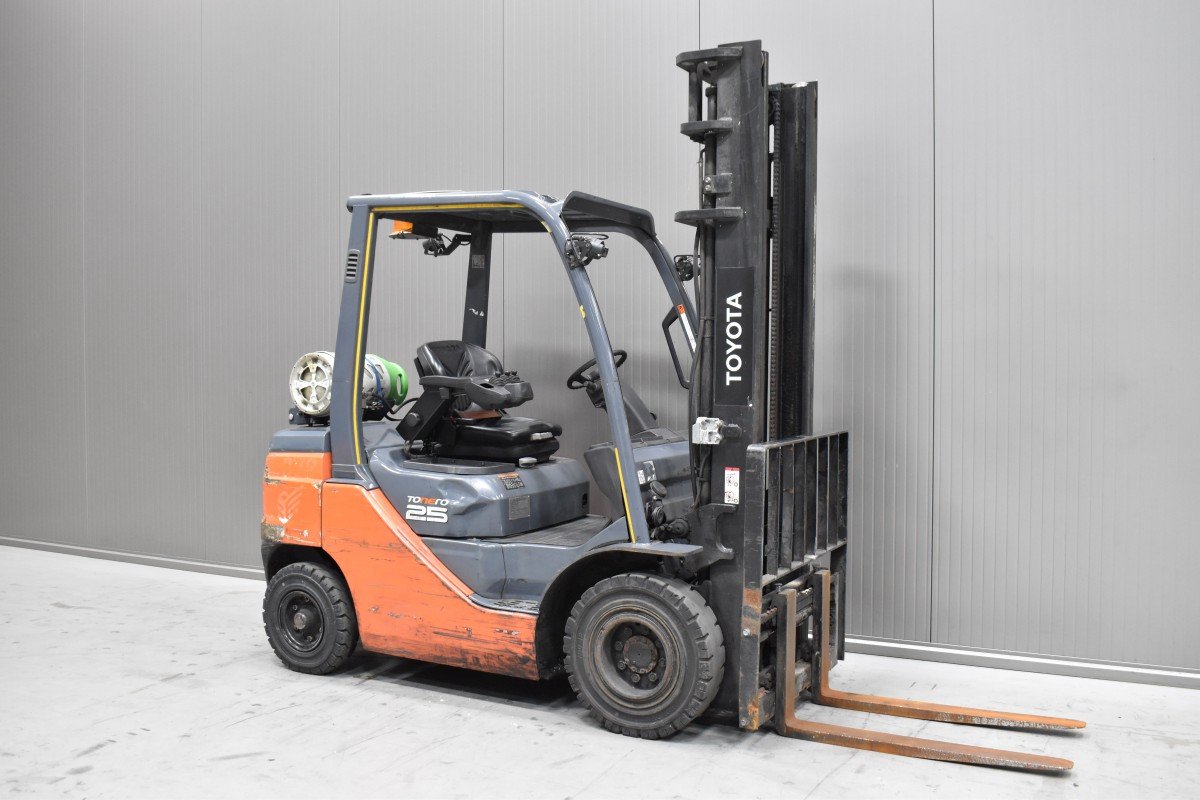 Toyota 02-8FGF25 Gebrauchtstapler Kaufen