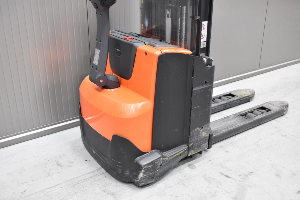 Toyota SWE 140L – Bild 6