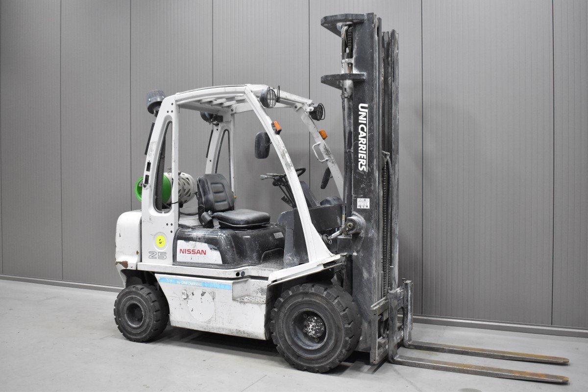 Gabelstapler Gebraucht kaufen – Nissan U1D2A25LQ mit Gas in Österreich