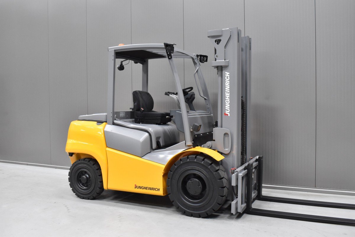 Gabelstapler Gebraucht kaufen – Jungheinrich DFG 540 mit Diesel in Österreich