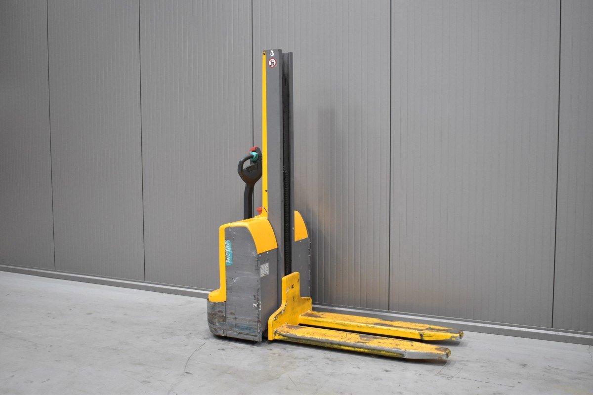 Gabelstapler Gebraucht kaufen – Jungheinrich EMC 110 mit Elektro in Österreich
