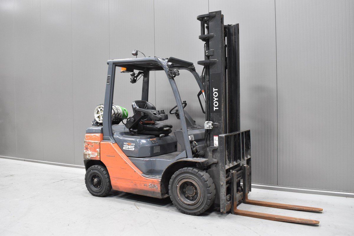 Toyota 02-8FGF25 Gebrauchtstapler Kaufen