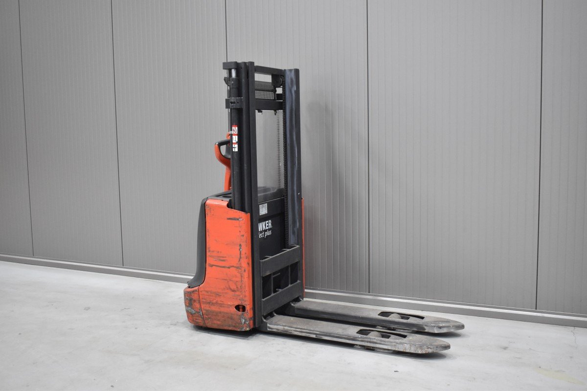Gabelstapler Gebraucht kaufen – Linde L 12 mit Elektro in Österreich