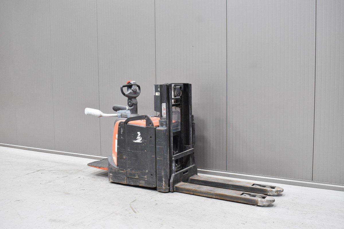 Gabelstapler Gebraucht kaufen – Toyota SPE 200D mit Elektro in Österreich